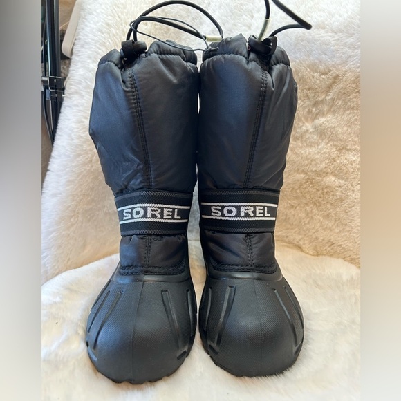 Sorel Chariot black insulated mid calf weather proof snow boots Sz-youth 4. D - Picture 3 of 14